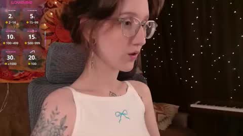 Snapshot of lolami_ chatting on 06.24.26 lolami_ online show from 06.24.26