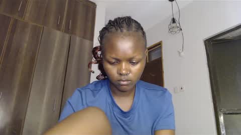 lolamia7 online show from 02.20.25