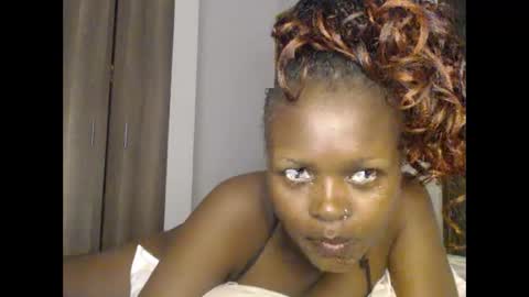 lolamia7 online show from 02.25.25