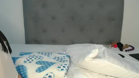 Lola online show from 02.14.25