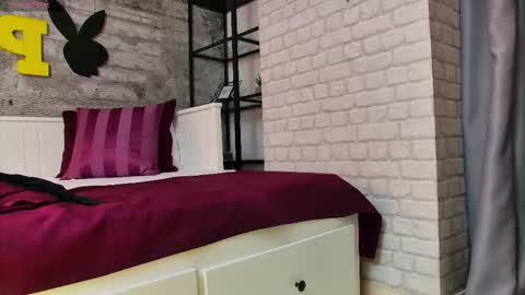 Lola online show from 12.20.25