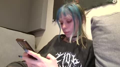 Snapshot of loleeta69 chatting on 12.18.24 loleeta69 online show from 12.18.24