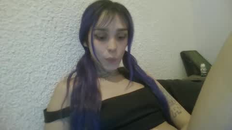 Snapshot of loleeta69 chatting on 10.10.25 loleeta69 online show from 10.10.25