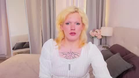 Snapshot of lollita_morgan chatting on 03.01.26 lollita online show from 03.01.26