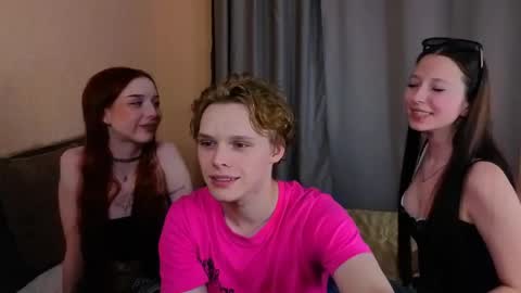 Snapshot of lolnoillimsary chatting on 05.18.26 Nelis online show from 05.18.26