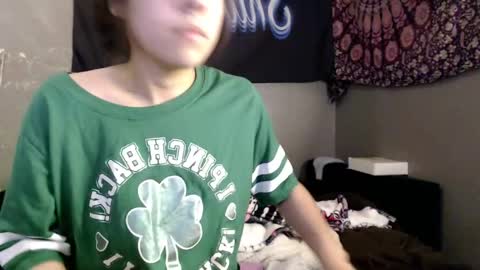 Snapshot of londonray chatting on 05.28.26 londonray online show from 05.28.26