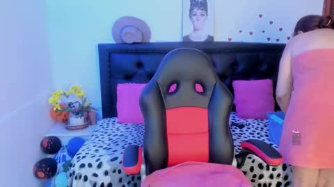 Jennifer  online show from 11.10.25