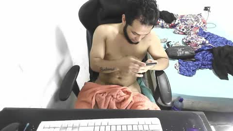 Snapshot of long_dick_boy_ chatting on 04.25.26 Marvin Santiago online show from 04.25.26