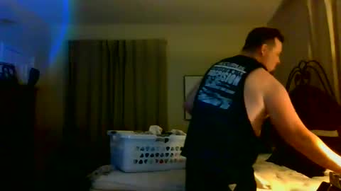 Snapshot of longlastingviking chatting on 12.14.25 longlastingviking online show from 12.14.25