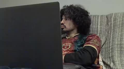 Snapshot of longnight5 chatting on 01.18.25 Alejandro Rulitos Twitter longnight55 Intagram 5longnight5 online show from 01.18.25