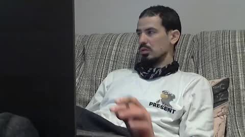 Snapshot of longnight5 chatting on 01.31.25 Alejandro Rulitos Twitter longnight55 Intagram 5longnight5 online show from 01.31.25