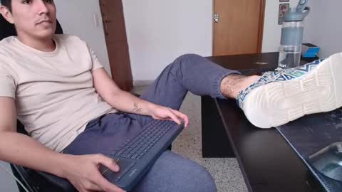 looki 16 online show from 10.17.25