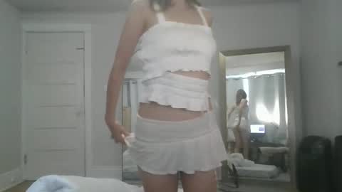 Snapshot of looking444love888 chatting on 10.28.25 Elanor online show from 10.28.25