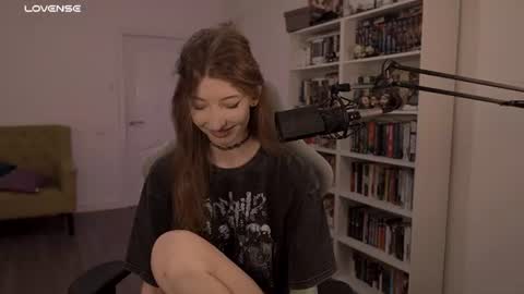 loony_moony online show from 06.27.26