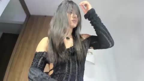 Snapshot of loovelymiia_ chatting on 06.13.26 Mia Aniston online show from 06.13.26