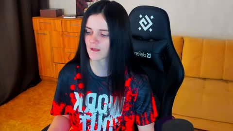 Lora Cain online show from 01.13.25