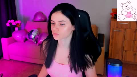 Lora Cain online show from 02.16.25