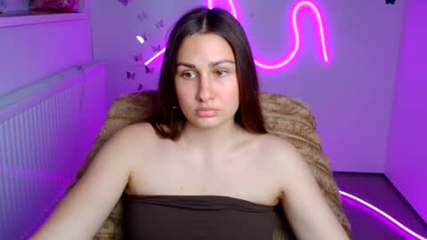Snapshot of lora_kisses chatting on 05.22.26 Lora online show from 05.22.26