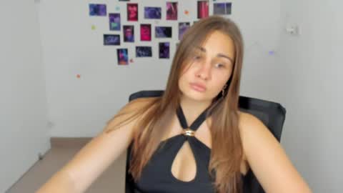 Snapshot of lora_kisses chatting on 07.20.26 Lora online show from 07.20.26
