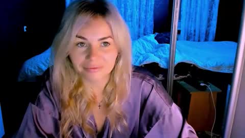 Snapshot of loraboyar chatting on 10.01.25 Lora online show from 10.01.25