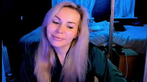 Snapshot of loraboyar chatting on 10.16.25 Lora online show from 10.16.25