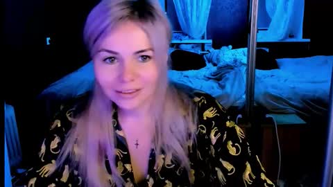 Snapshot of loraboyar chatting on 10.17.25 Lora online show from 10.17.25
