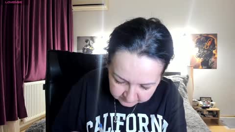 Lora online show from 12.31.24