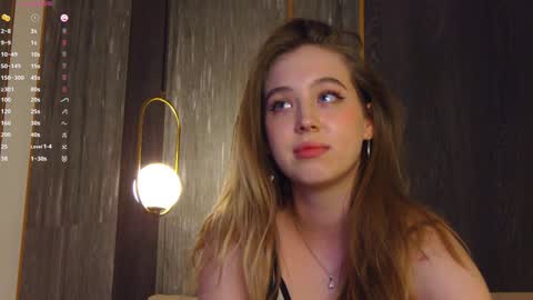 Snapshot of loraineluff chatting on 02.06.25 Loraine online show from 02.06.25