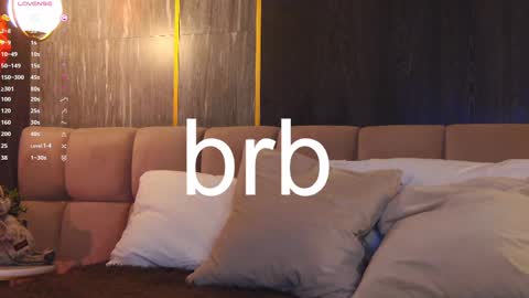 Snapshot of loraineluff chatting on 03.06.25 Loraine online show from 03.06.25