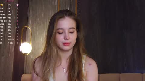 Snapshot of loraineluff chatting on 03.07.25 Loraine online show from 03.07.25