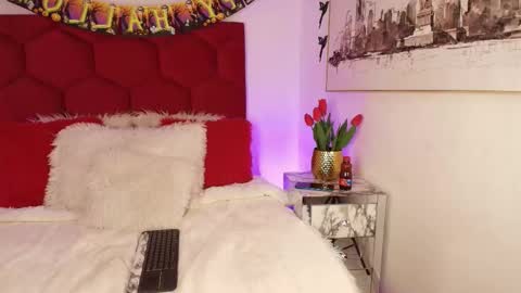 Snapshot of loreley_novoa chatting on 10.30.25 LORELI online show from 10.30.25