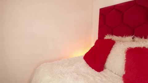 Snapshot of loreley_novoa chatting on 11.11.25 LORELI online show from 11.11.25