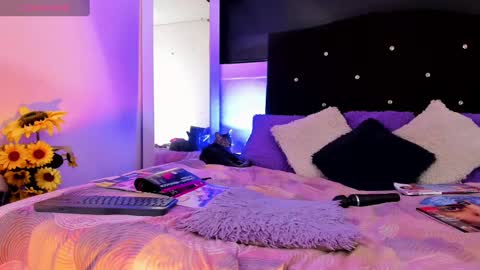 lesly lorena online show from 01.24.25