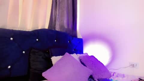 Snapshot of lorena_capelli_ chatting on 05.25.26 lesly lorena online show from 05.25.26