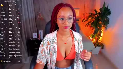 Snapshot of lorena_vieira_ chatting on 12.08.24 Lorena Vieira online show from 12.08.24