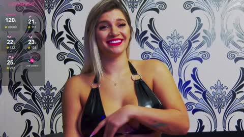 Snapshot of lorenaryan chatting on 01.20.25 lorenaryan online show from 01.20.25