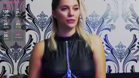 Snapshot of lorenaryan chatting on 03.07.25 lorenaryan online show from 03.07.25