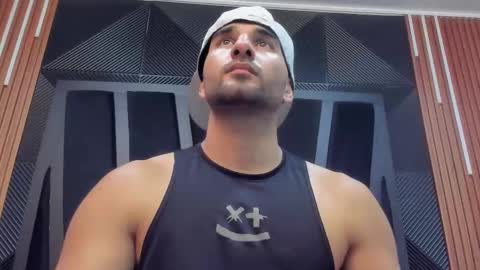  L O R E N Z O  Thumbs Up help  online show from 10.22.25