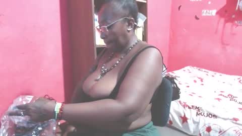 Snapshot of loretybighot chatting on 05.17.26 loretybighot online show from 05.17.26