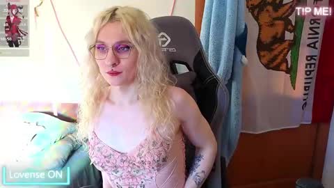 Lori -----------------------------------    online show from 04.09.26