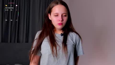 Mia online show from 10.31.25