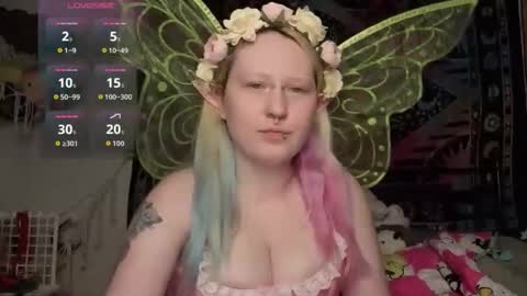 Snapshot of loricritter2 chatting on 05.01.26 Lori Critter online show from 05.01.26