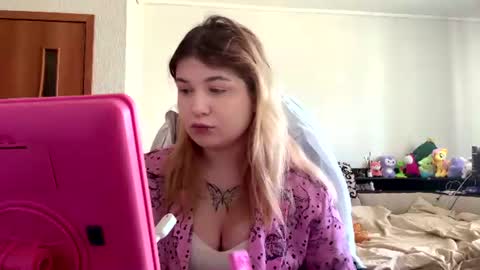 Snapshot of lorrainepurkiss chatting on 07.24.26 Stasha online show from 07.24.26