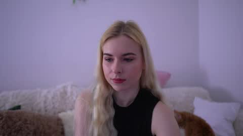 Lorrie online show from 04.05.26