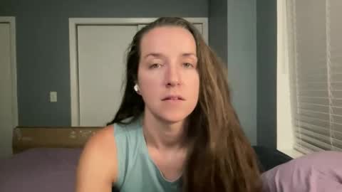 Snapshot of lothlori chatting on 05.19.26 lothlori online show from 05.19.26