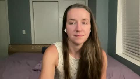 Snapshot of lothlori chatting on 05.21.26 lothlori online show from 05.21.26