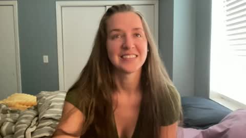 Snapshot of lothlori chatting on 06.28.26 lothlori online show from 06.28.26