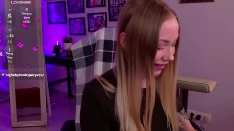 Emilia and Chelsea online show from 10.24.25