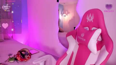 Snapshot of lou_22_ chatting on 03.25.26 Lou online show from 03.25.26