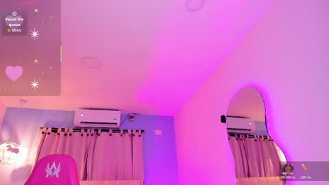 Snapshot of lou_22_ chatting on 04.06.26 Lou online show from 04.06.26